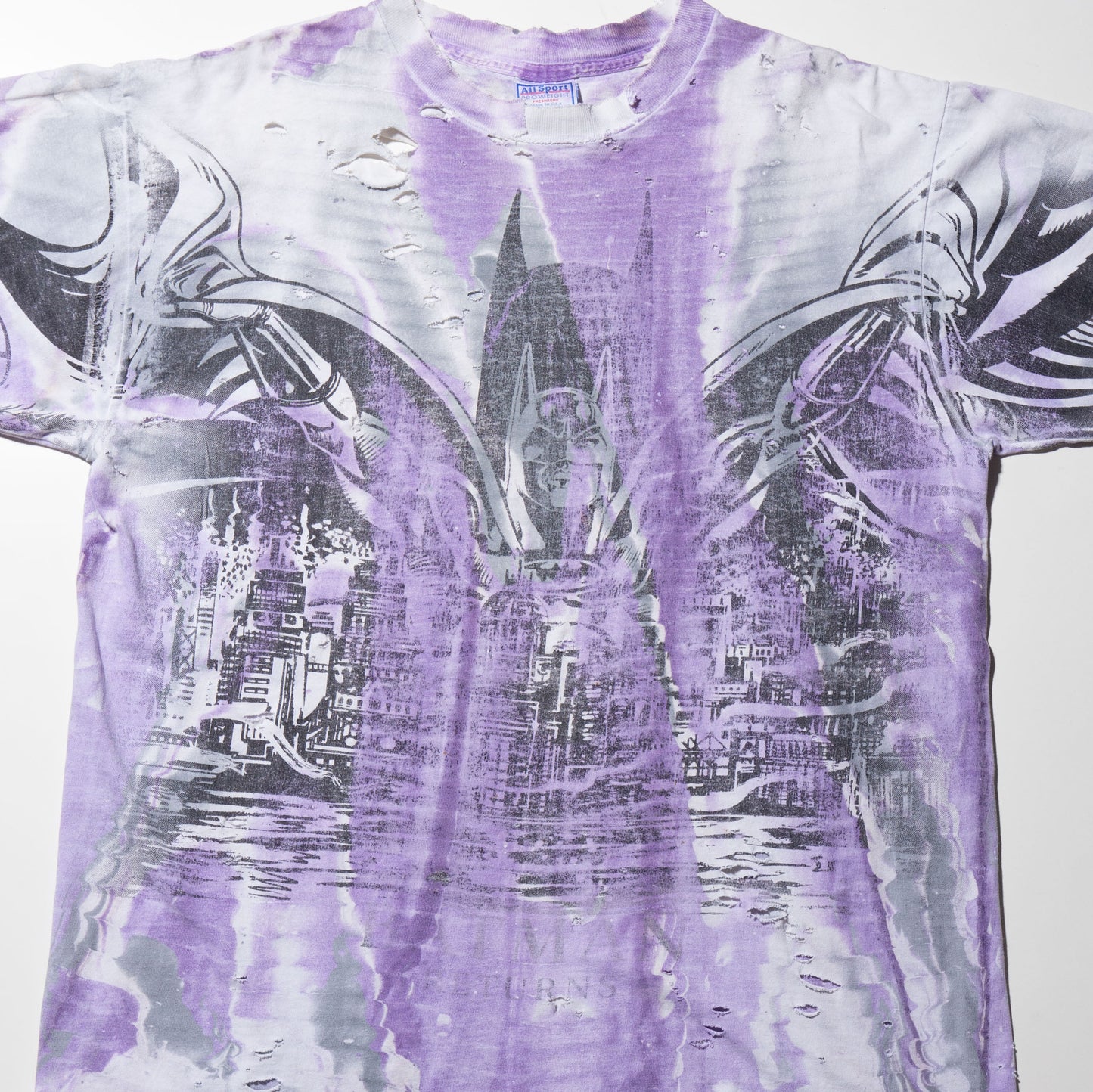 vintage 90's BATMAN all over print broken t-shirt