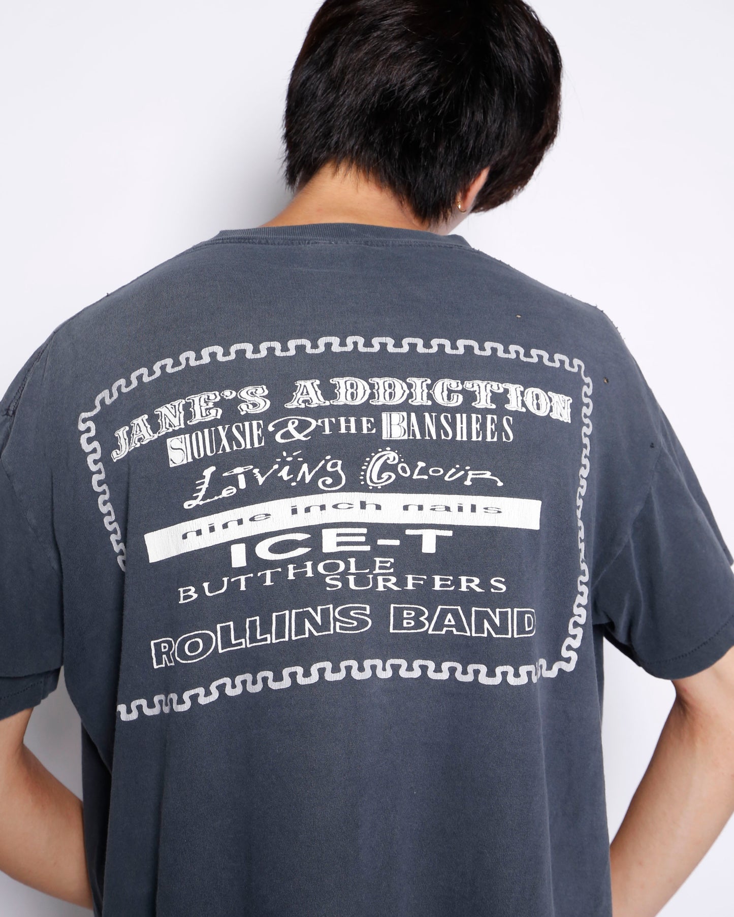 vintage 1991's LOLLAPALOOZA broken t-shirt , back : JANE'S ADDICTION/SIOUXSIE&THE BANSHEES/Living Colour/Nine Inch Nails/ICE-T/BUTTHOLE SURFERS/ROLLINS BAND
