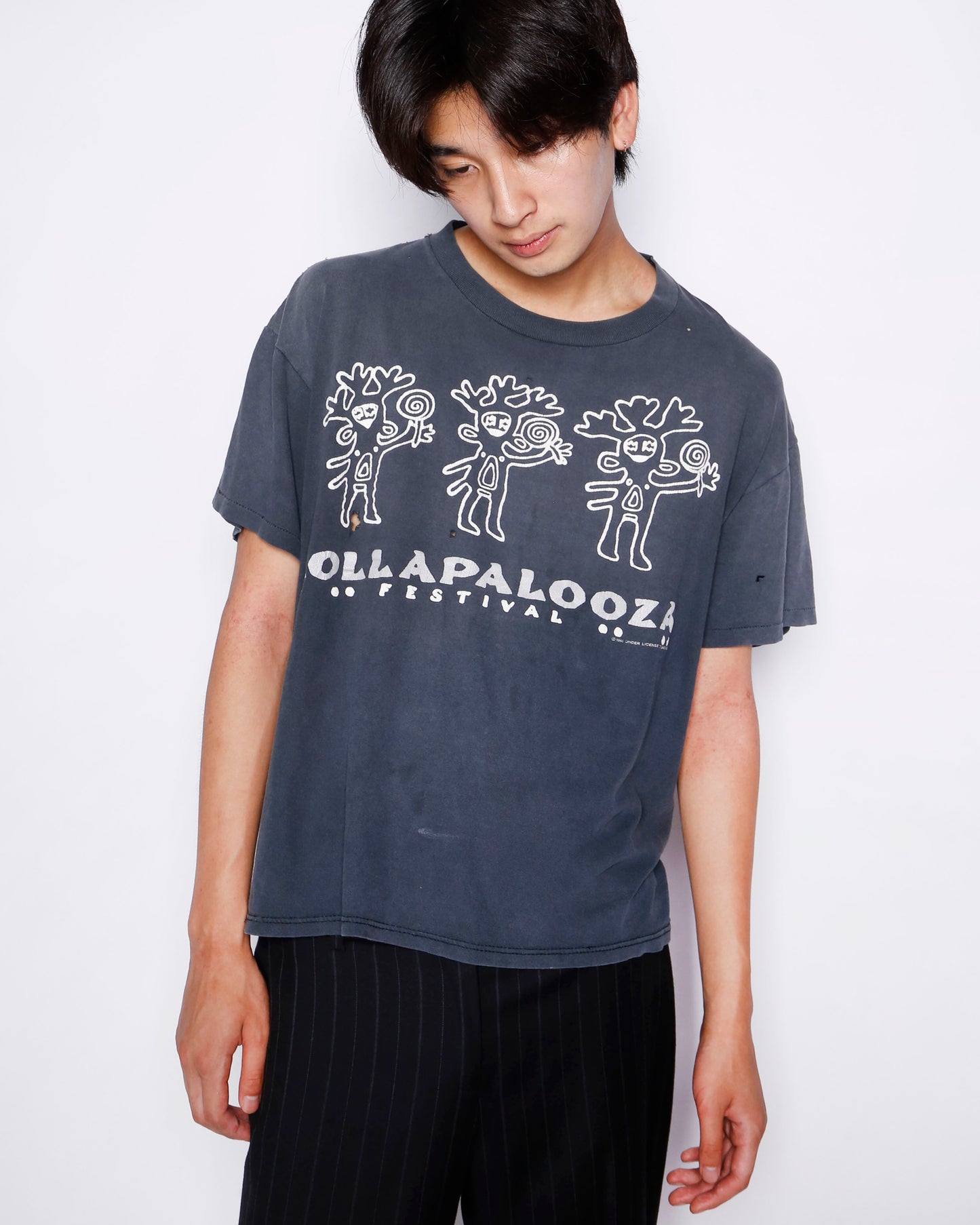 vintage 1991's LOLLAPALOOZA broken t-shirt , back : JANE'S ADDICTION/SIOUXSIE&THE BANSHEES/Living Colour/Nine Inch Nails/ICE-T/BUTTHOLE SURFERS/ROLLINS BAND