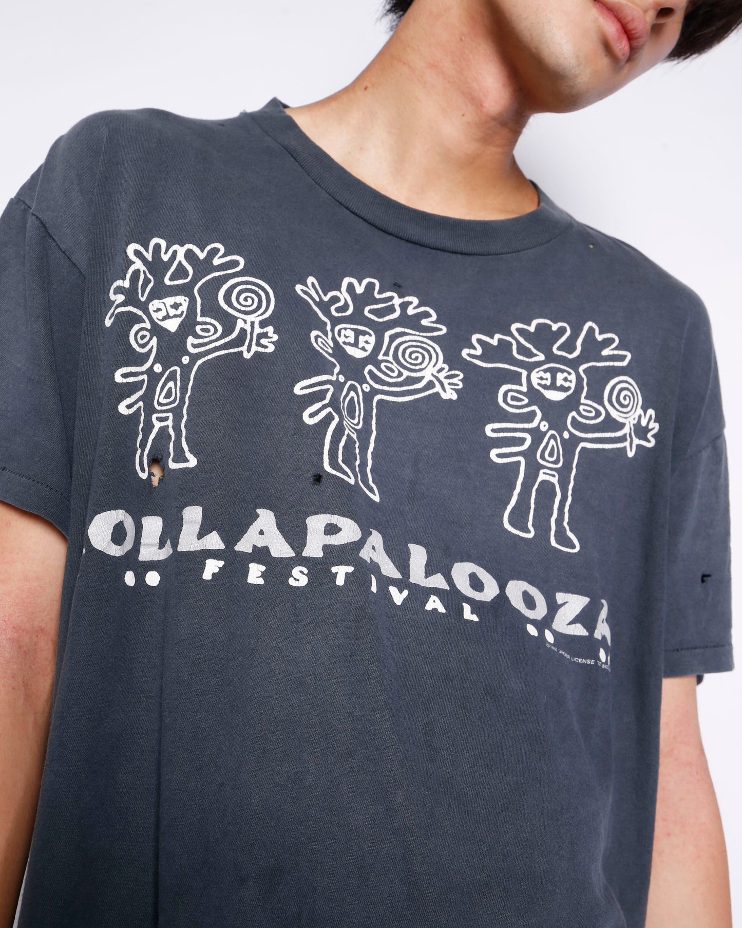 vintage 1991's LOLLAPALOOZA broken t-shirt , back : JANE'S ADDICTION/SIOUXSIE&THE BANSHEES/Living Colour/Nine Inch Nails/ICE-T/BUTTHOLE SURFERS/ROLLINS BAND