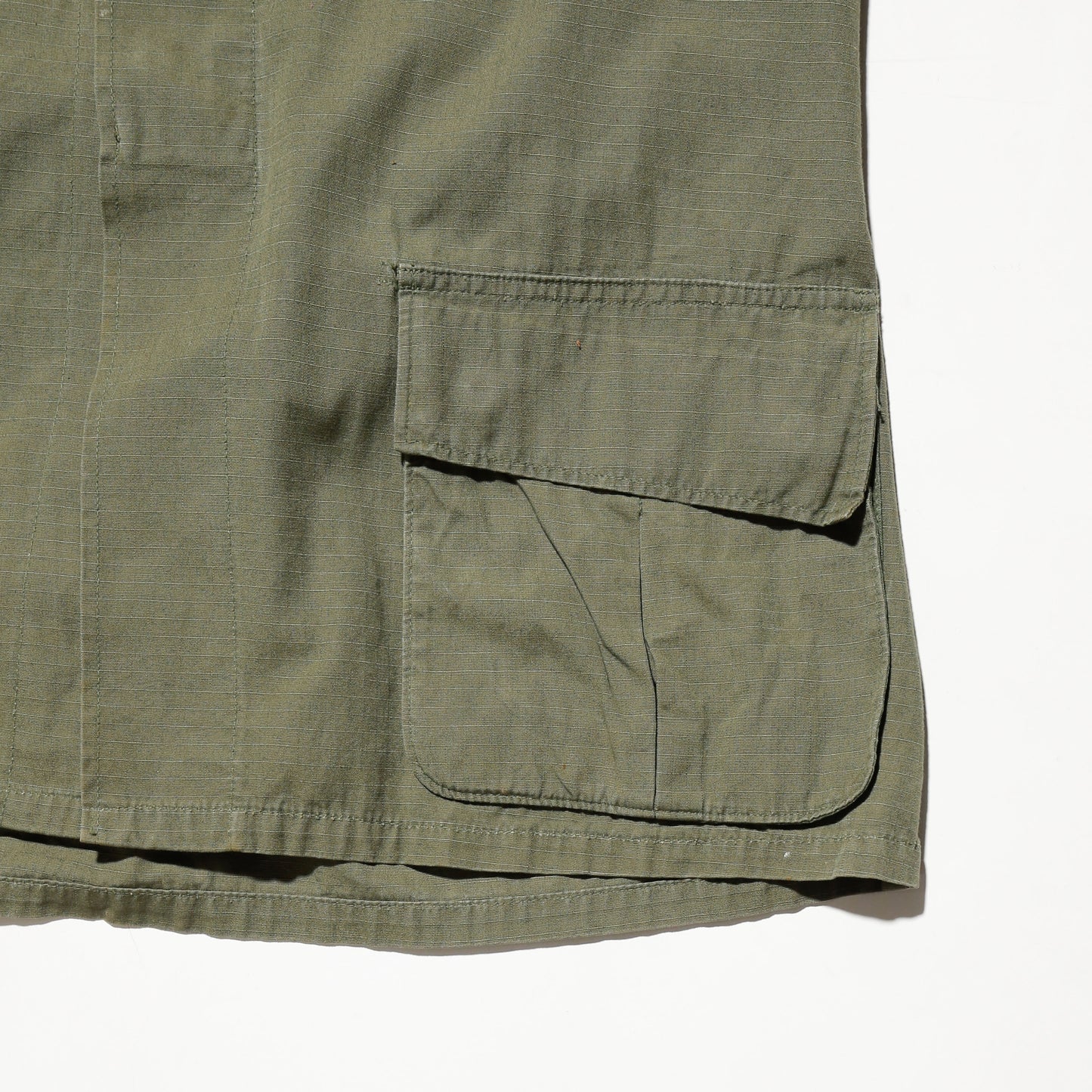 vintage 60's us army "Scriptures" broderied jungle fatigue jacket, with copper badge