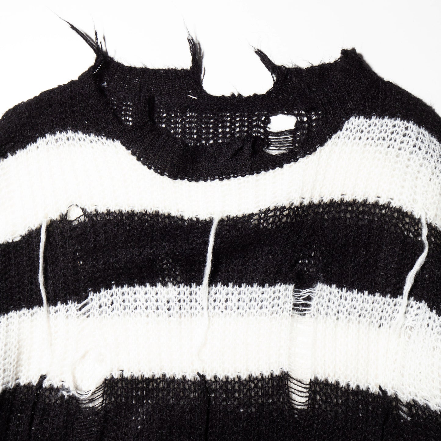 vintage broken border sweter