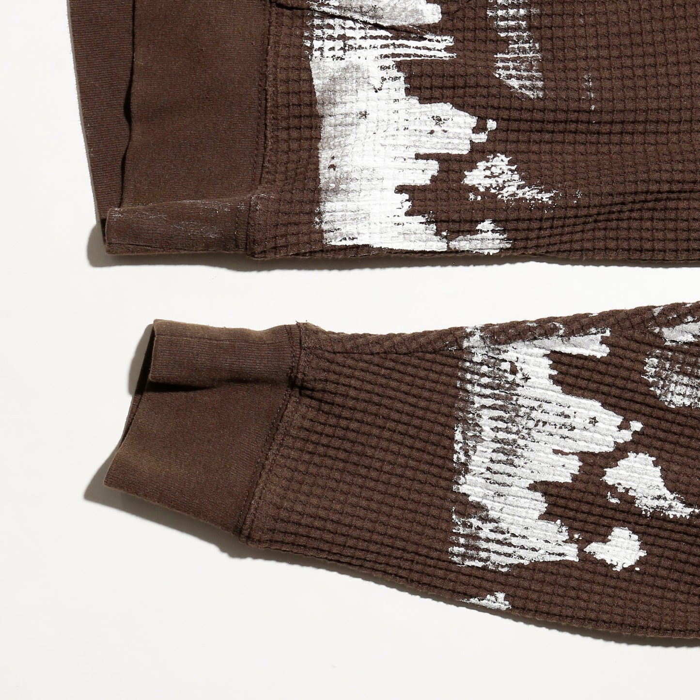*one-off "the world is yours" hand screen waffle hoodie