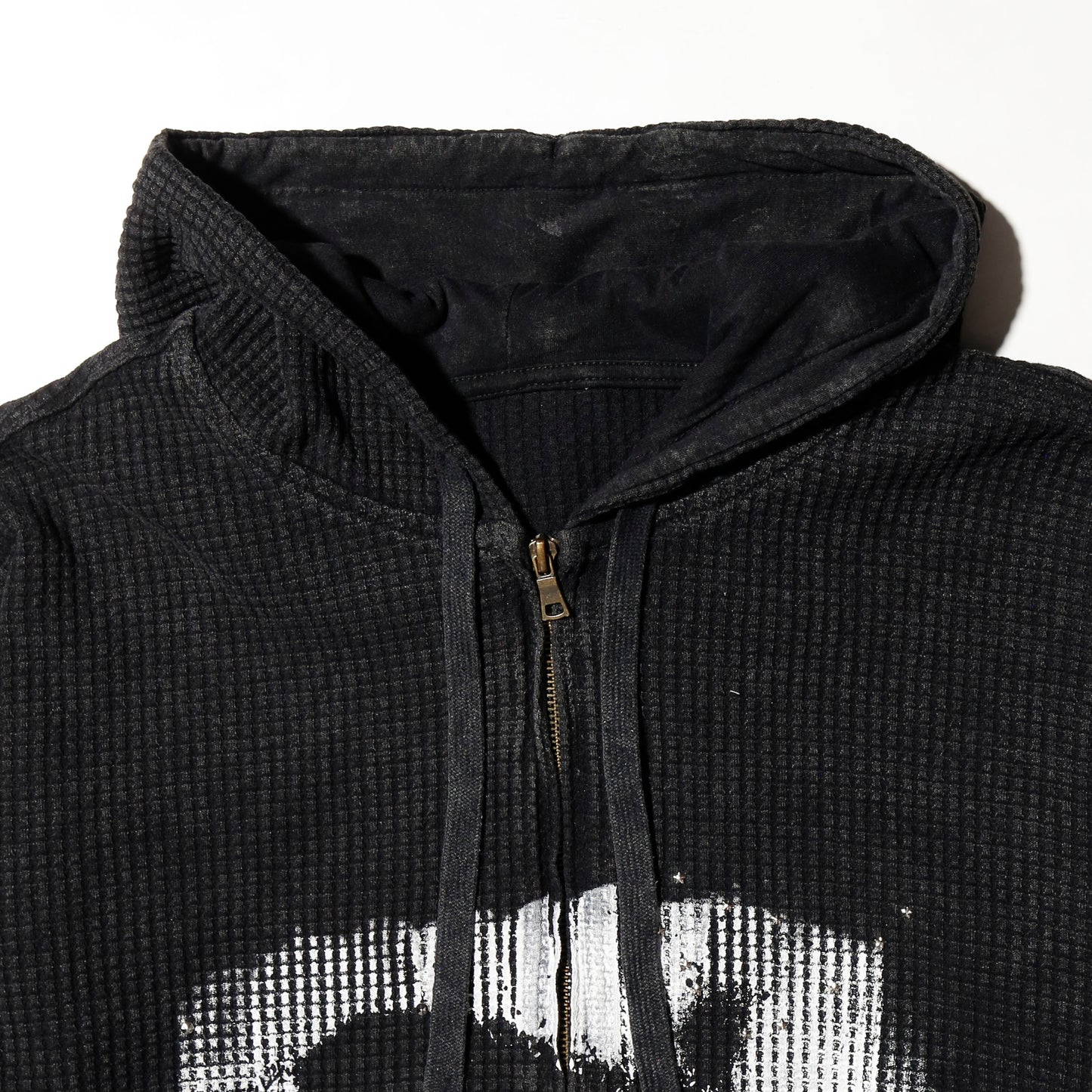 *one-off "the world is yours" hand screen waffle hoodie