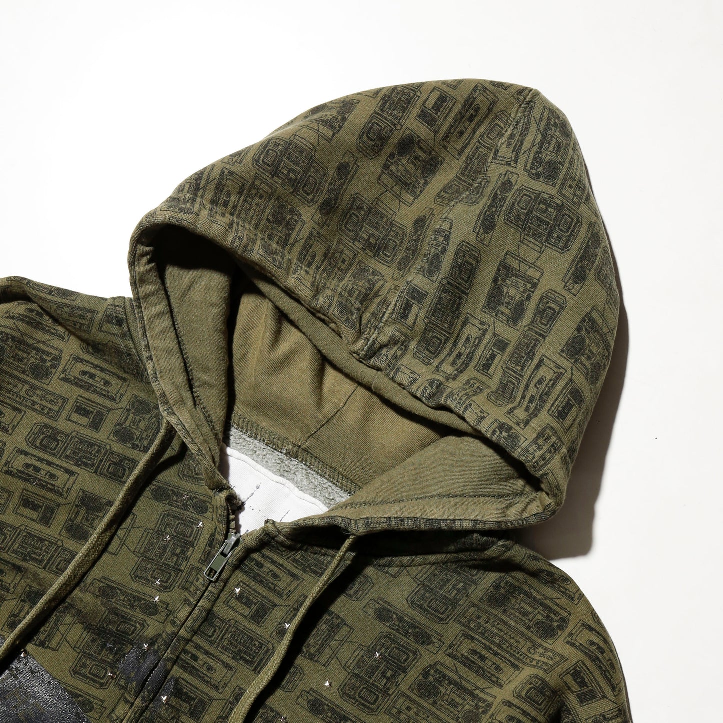*one-off "the world is yours" hand screen hoodie