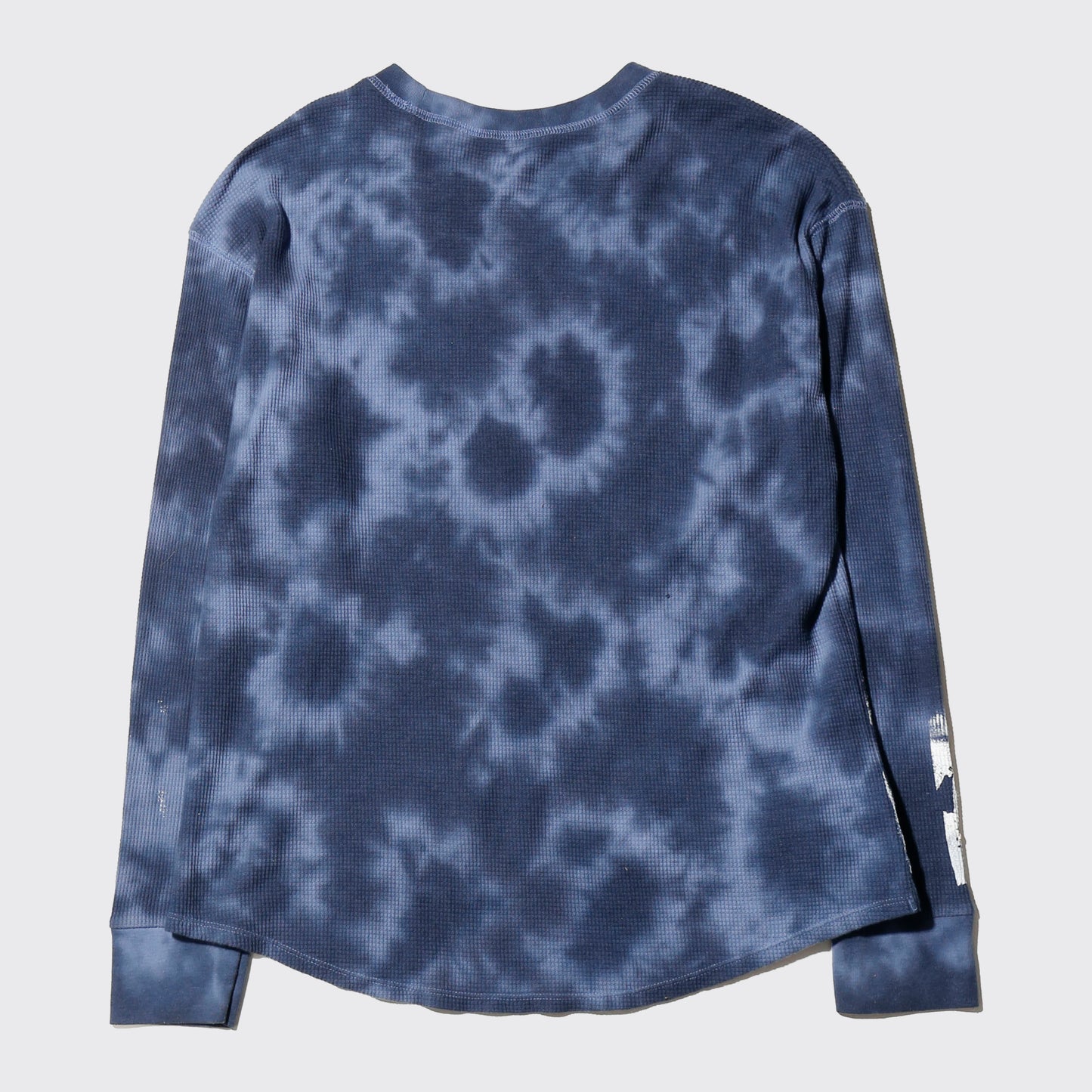 *one-off "the world is yours" hand screen l/s