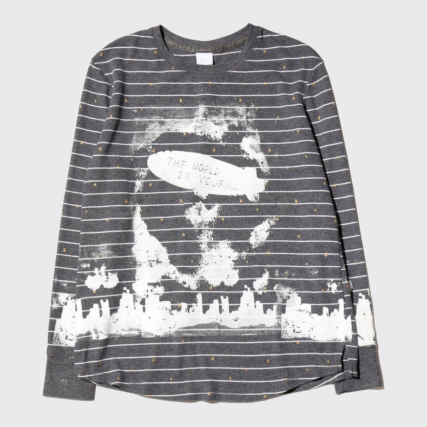 *one-off "the world is yours" hand screen l/s