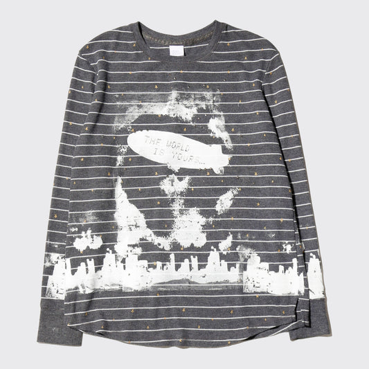 *one-off "the world is yours" hand screen l/s