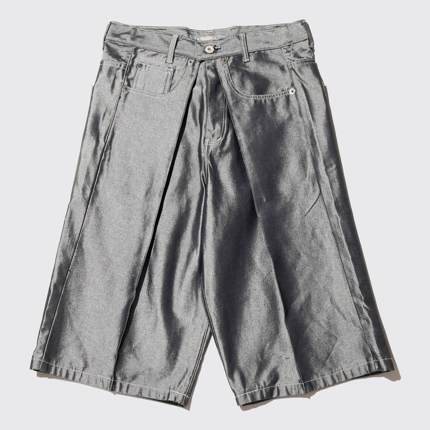 *one-off resized center tuck metalic baggy shorts