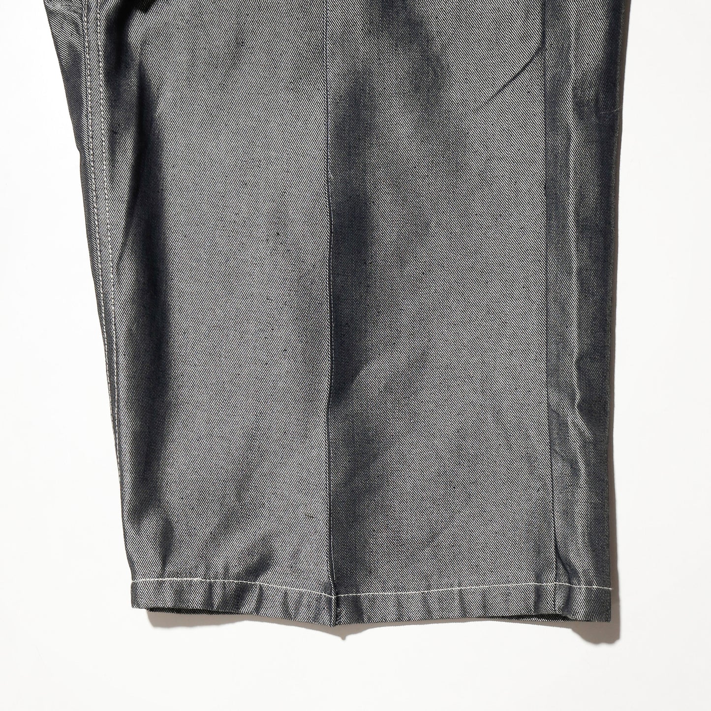*one-off resized center tuck metalic baggy shorts