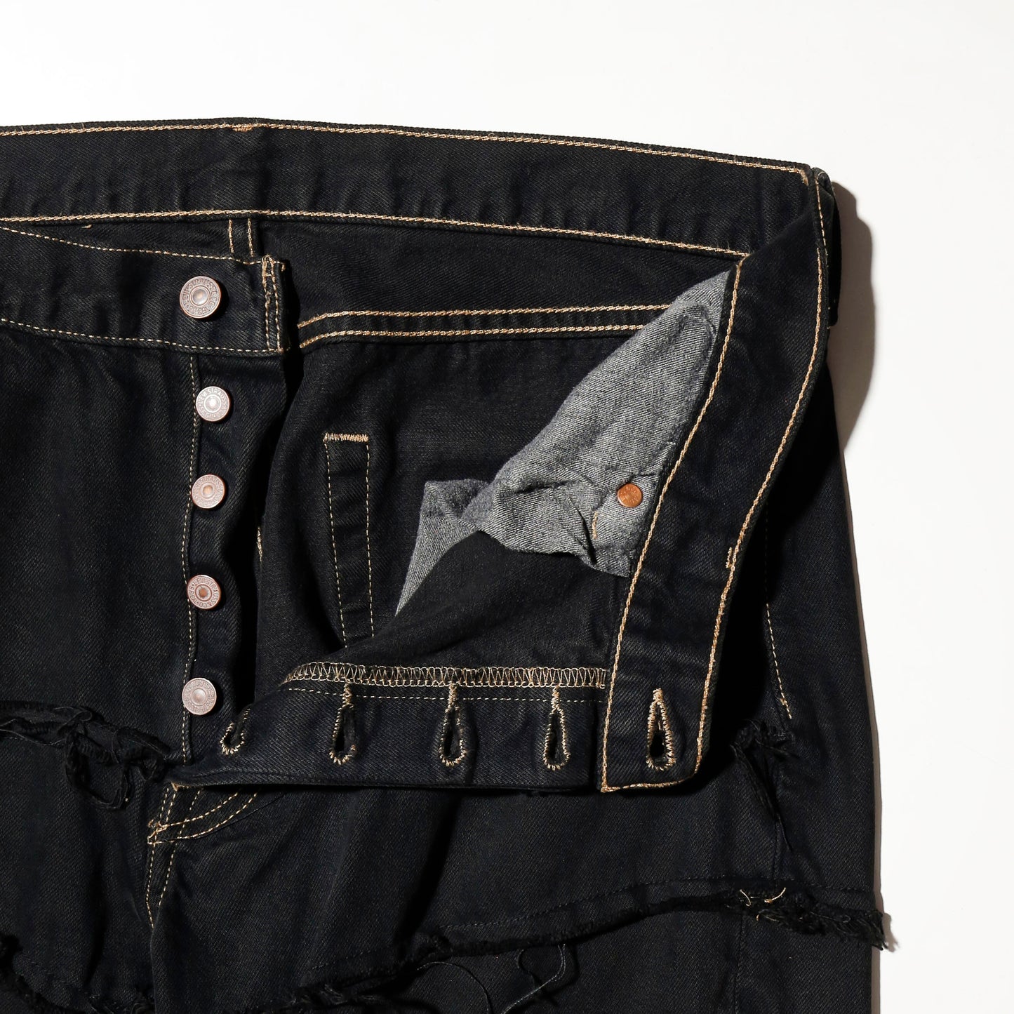 *one-off tsugihagi jeans, model-black finish