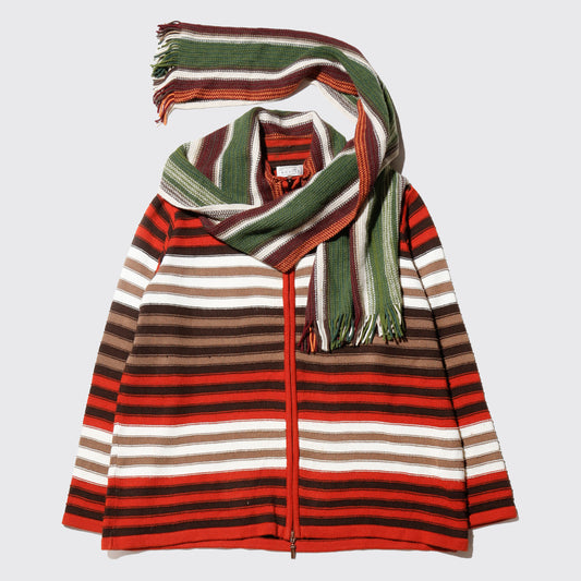 *one-off with muffler border zipped sweater