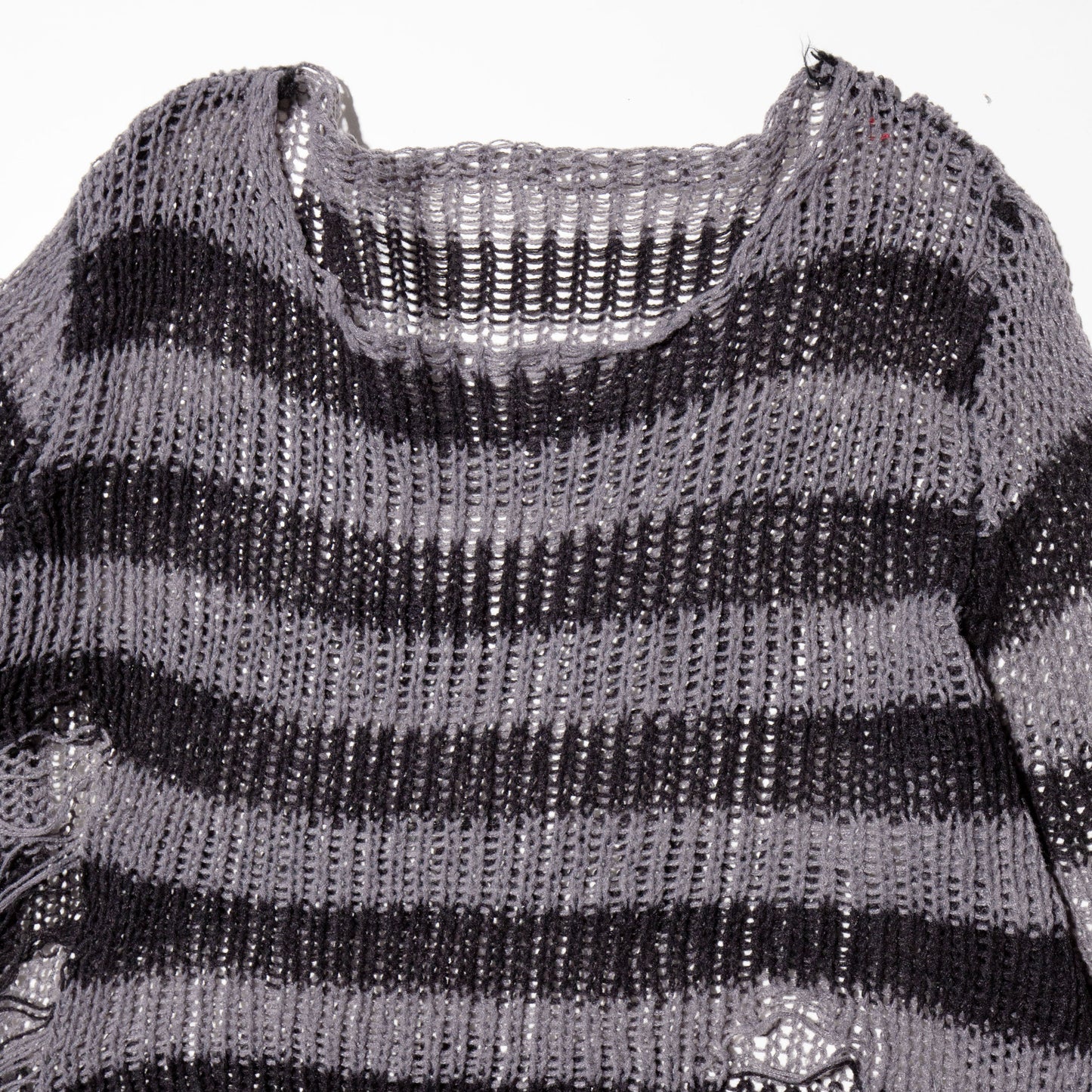 vintage broken border sweater