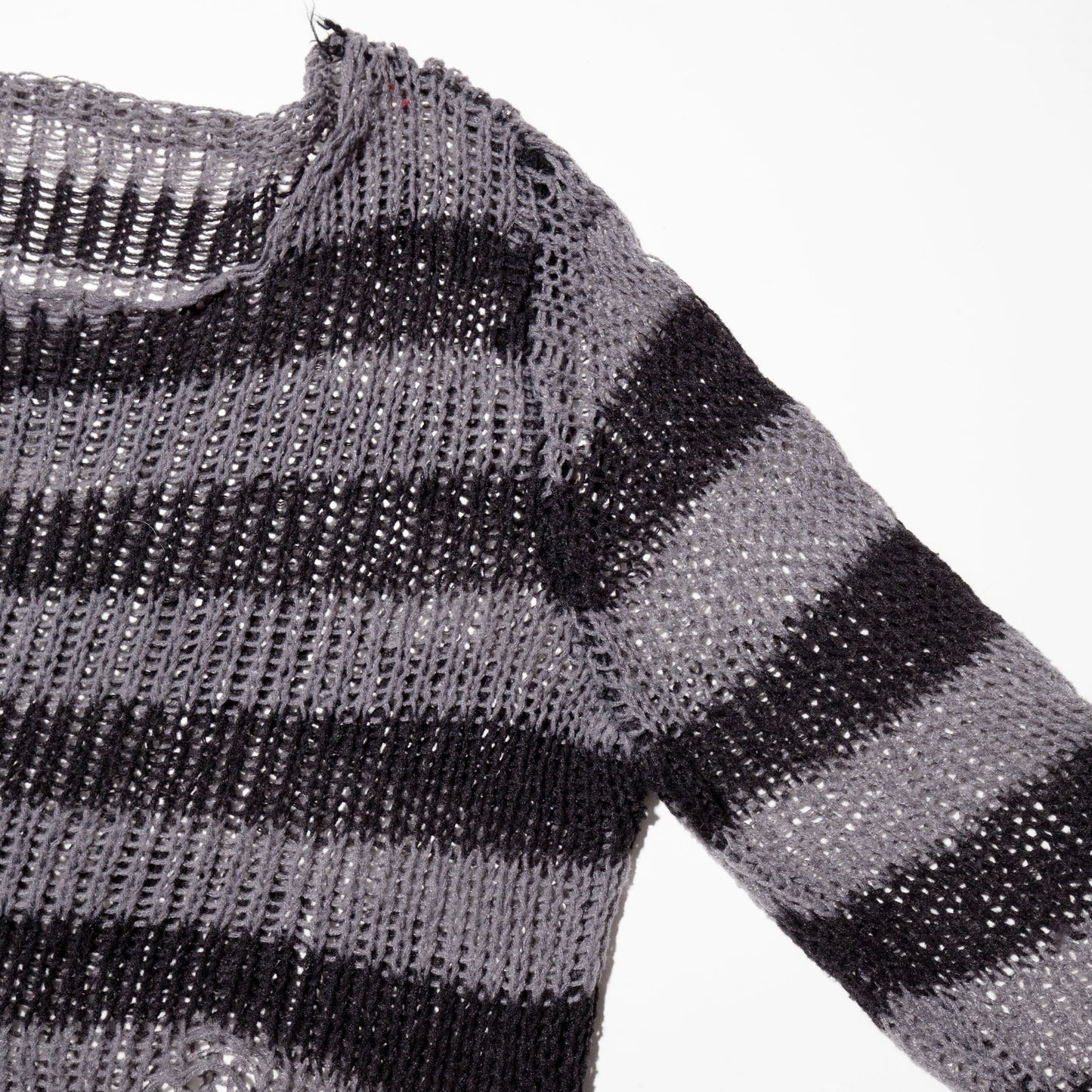 vintage broken border sweater