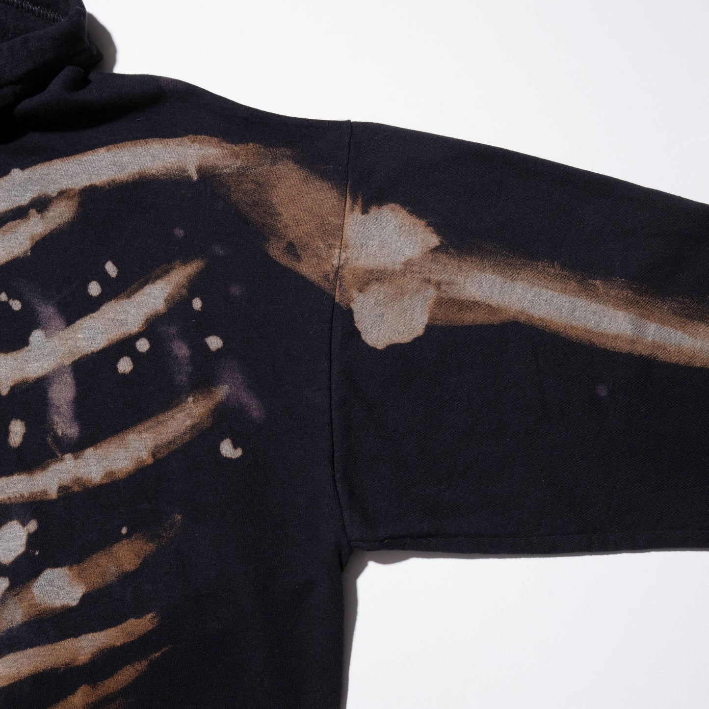 vintage breached skelton hoodie