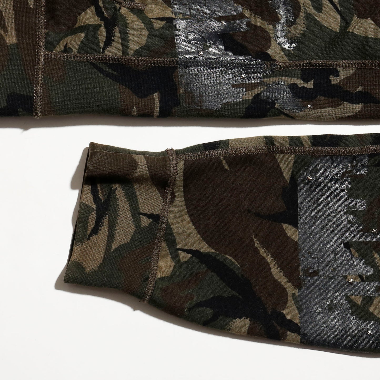 *one-off "the world is yours" hand screen hoodie