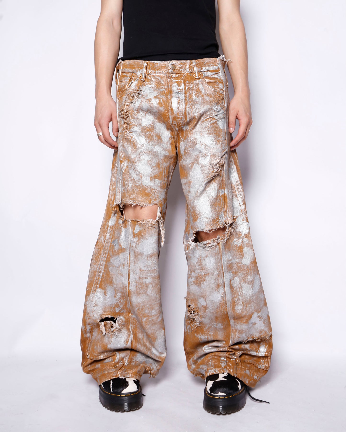 *one-off broken upside down jeans: model- silver dust camel