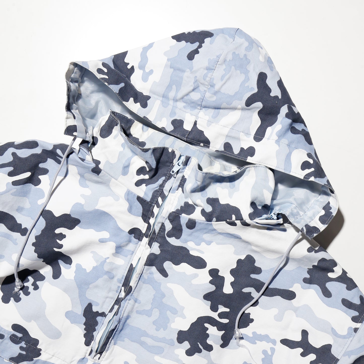 vintage camouflage anorack , detachable hoodie