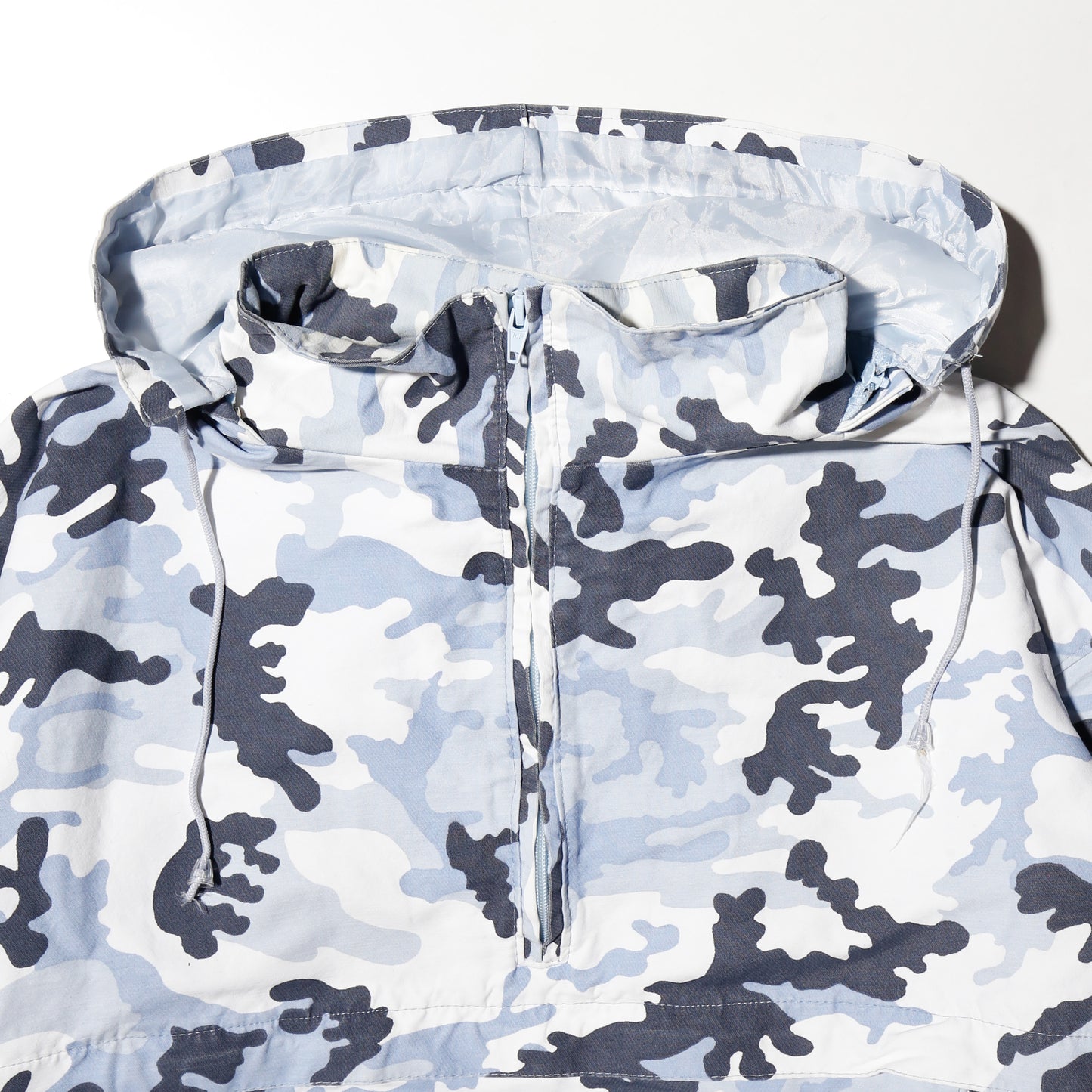 vintage camouflage anorack , detachable hoodie