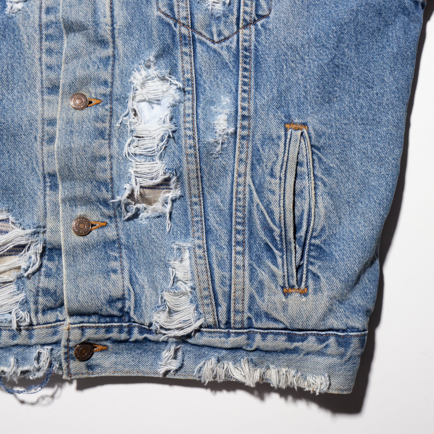 vintage Levi's broken trucker jacket , with check liner