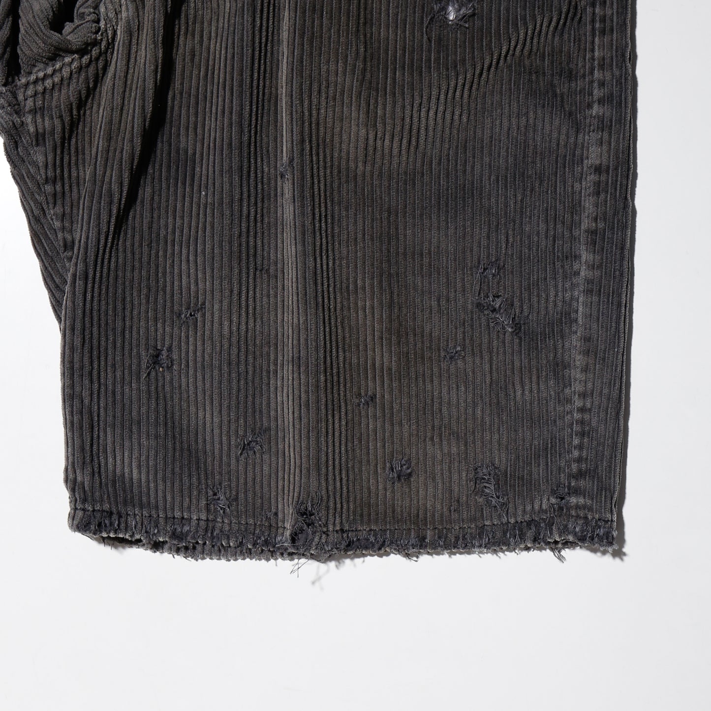 vintage 90's nofear corduroy broken shorts
