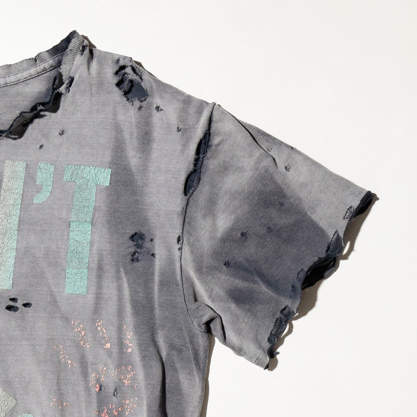 vintage 90's reebok "can't touch this" broken t-shirt