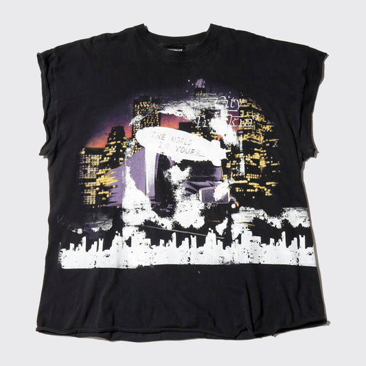 *one-off "the world is yours" hand screen n/s t-shirt