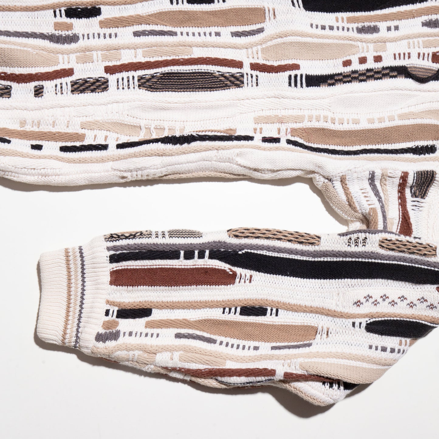 remake docking 3d knit sweater