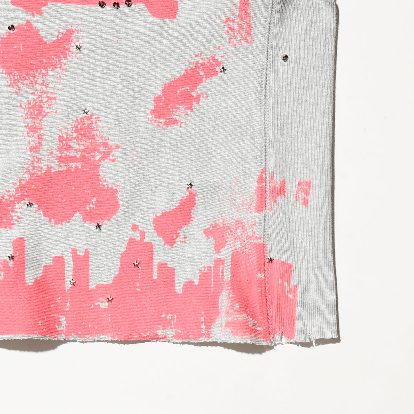 *one-off "the world is yours" hand screen l/s