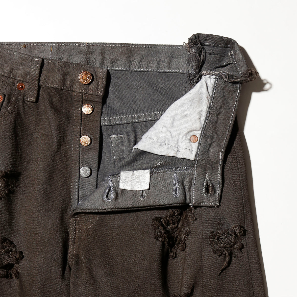 *one-off broken cargo upside down jeans: model-maddy finish