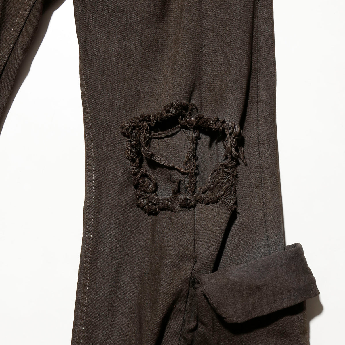 *one-off broken cargo upside down jeans: model-maddy finish