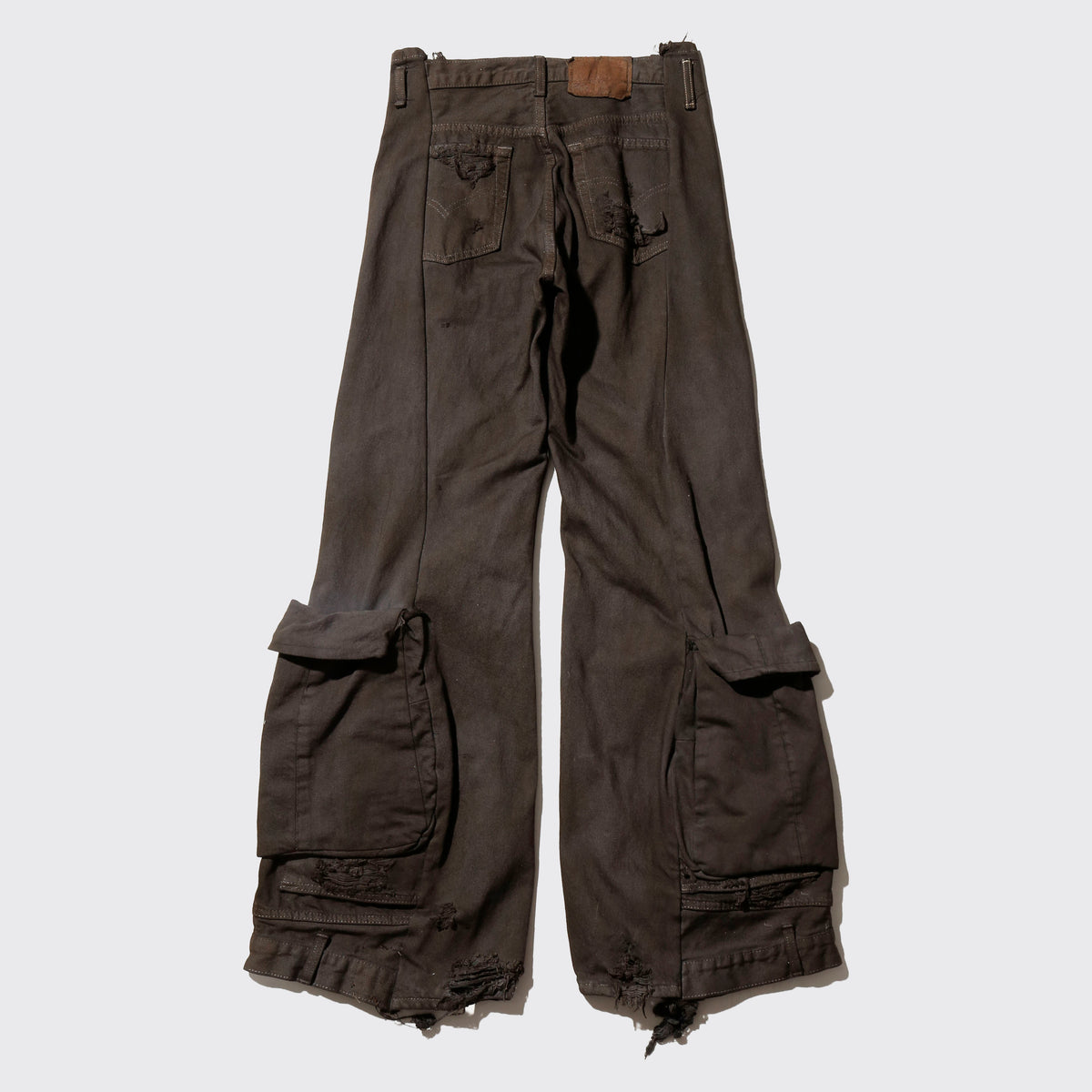 *one-off broken cargo upside down jeans: model-maddy finish