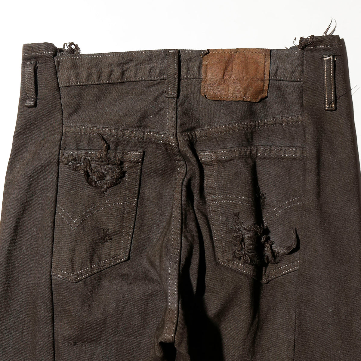 *one-off broken cargo upside down jeans: model-maddy finish