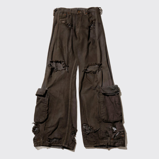 *one-off broken cargo upside down jeans: model-maddy finish