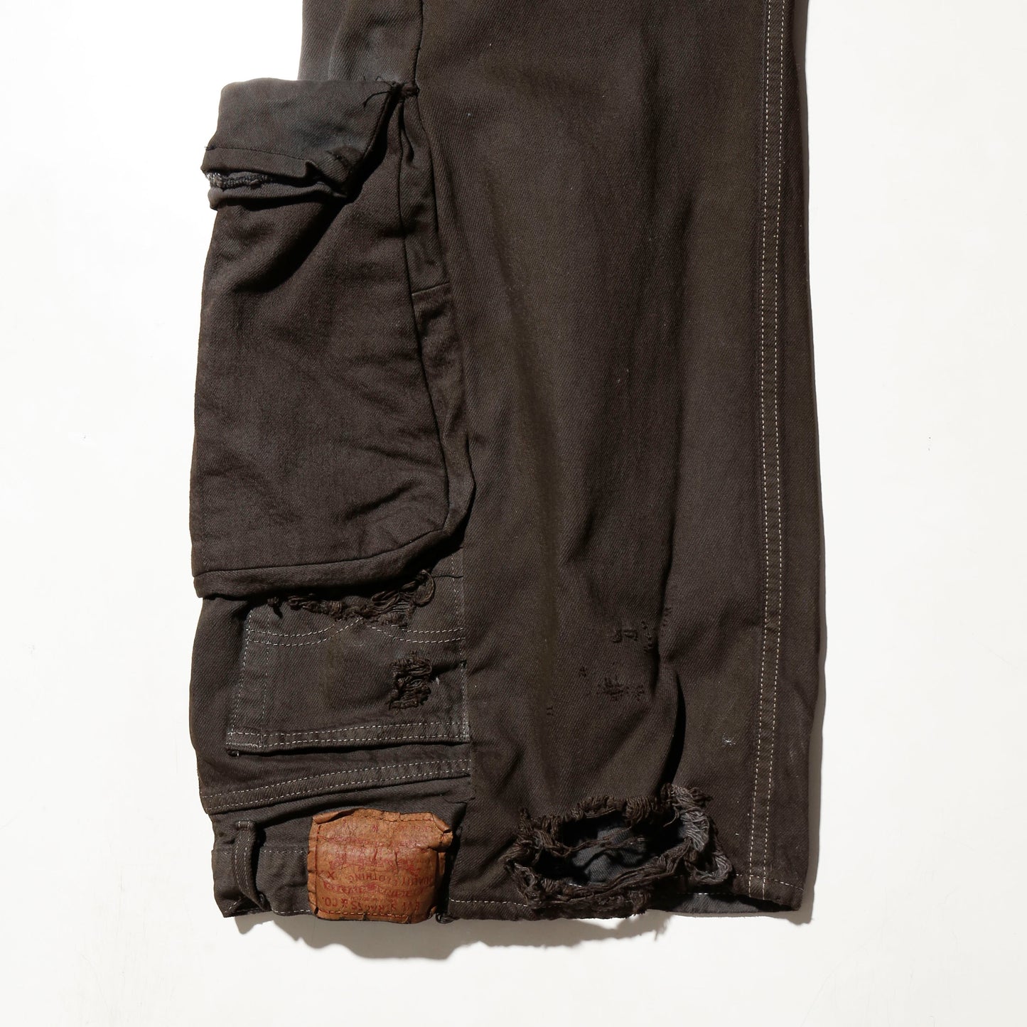 *one-off broken cargo upside down jeans: model-maddy finish