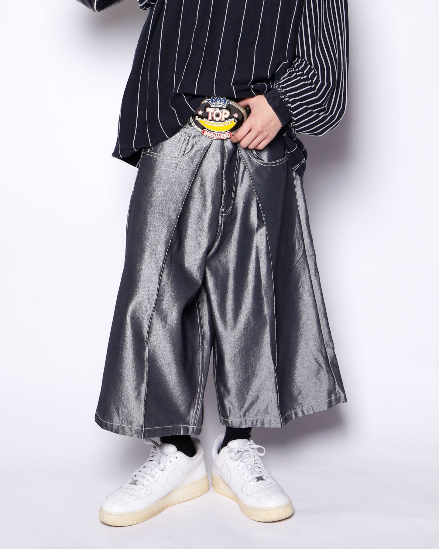 *one-off resized center tuck metalic baggy shorts