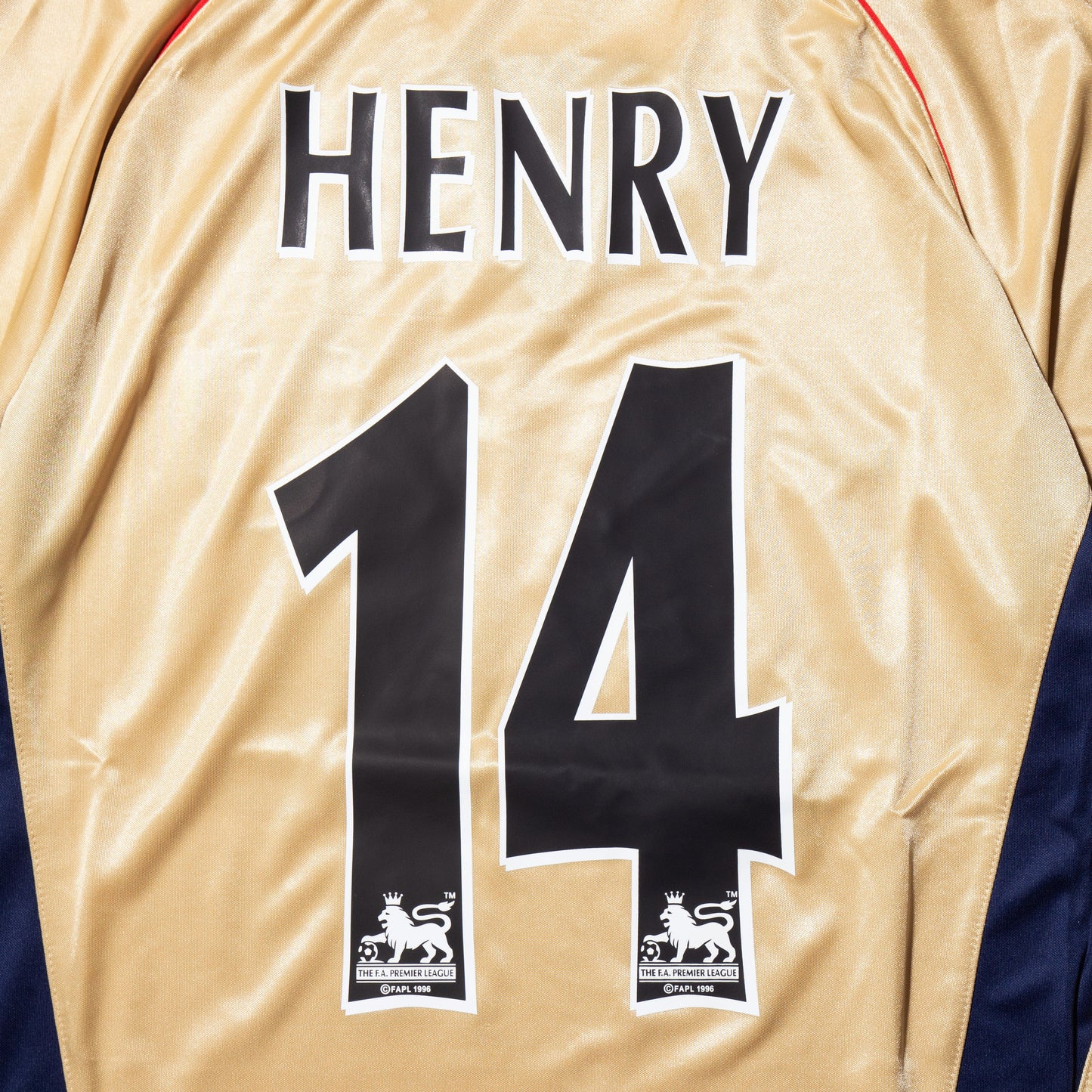 vintage 2001/02 Arsenal away game shirt , back-Henry