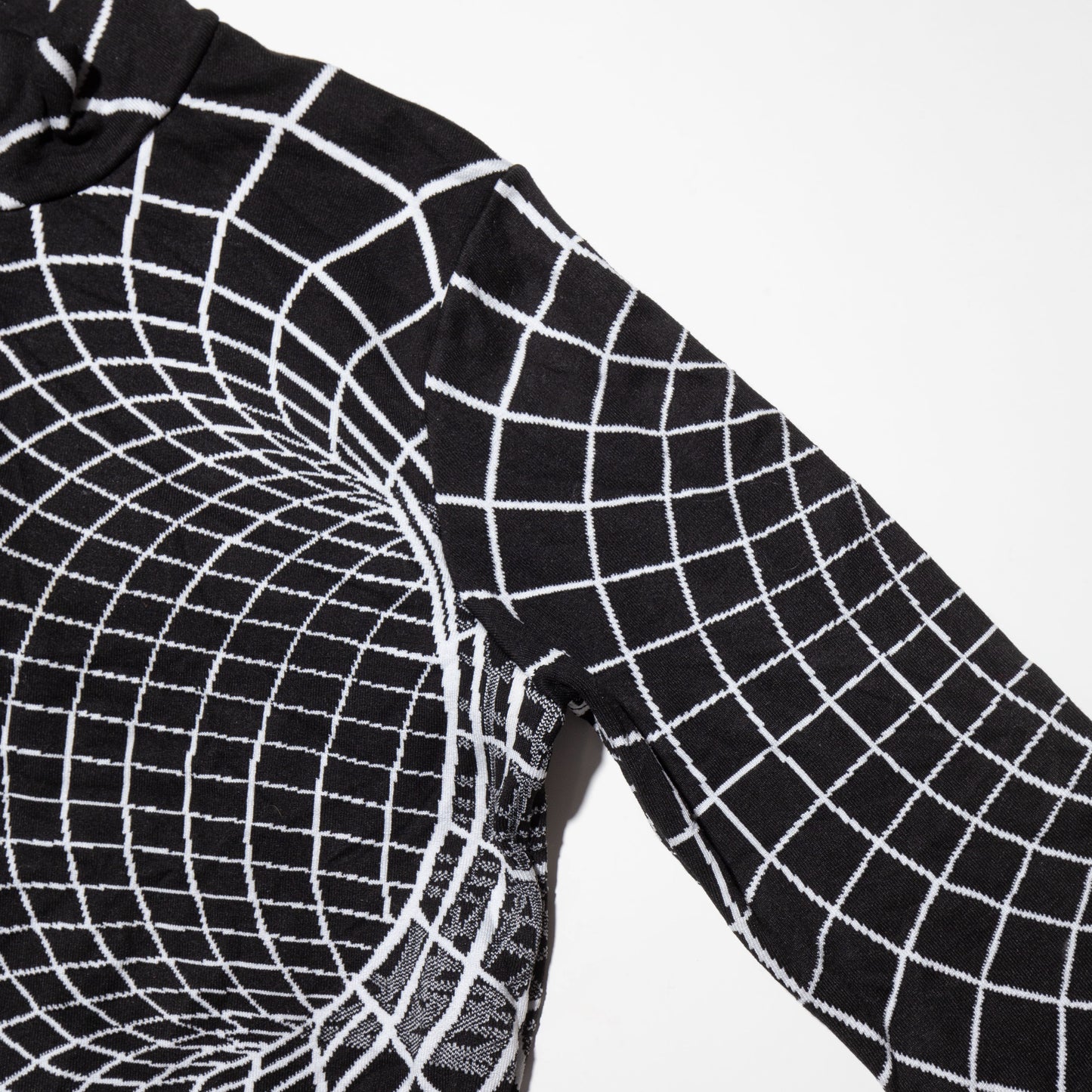 vintage geometry grid half zip l/s